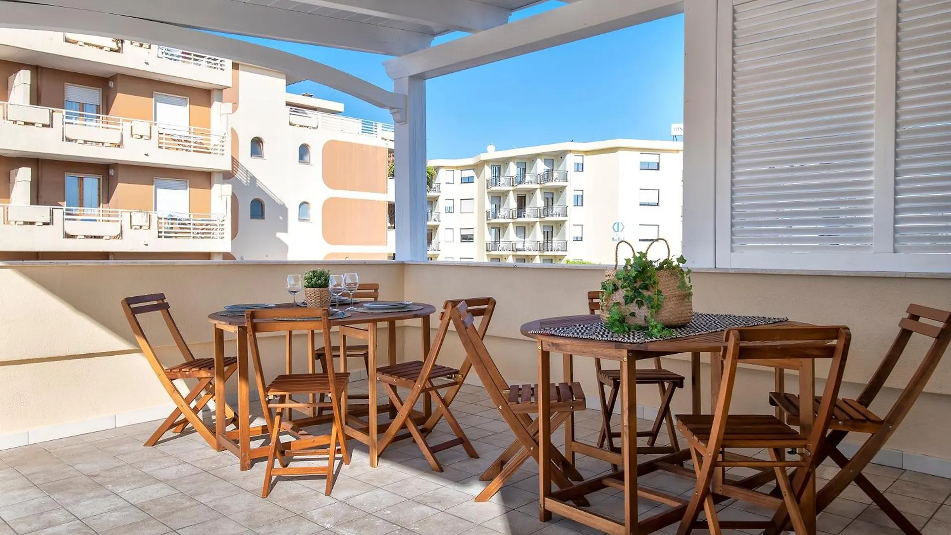 Pufferfish Apartment With Private Terrace 알게로